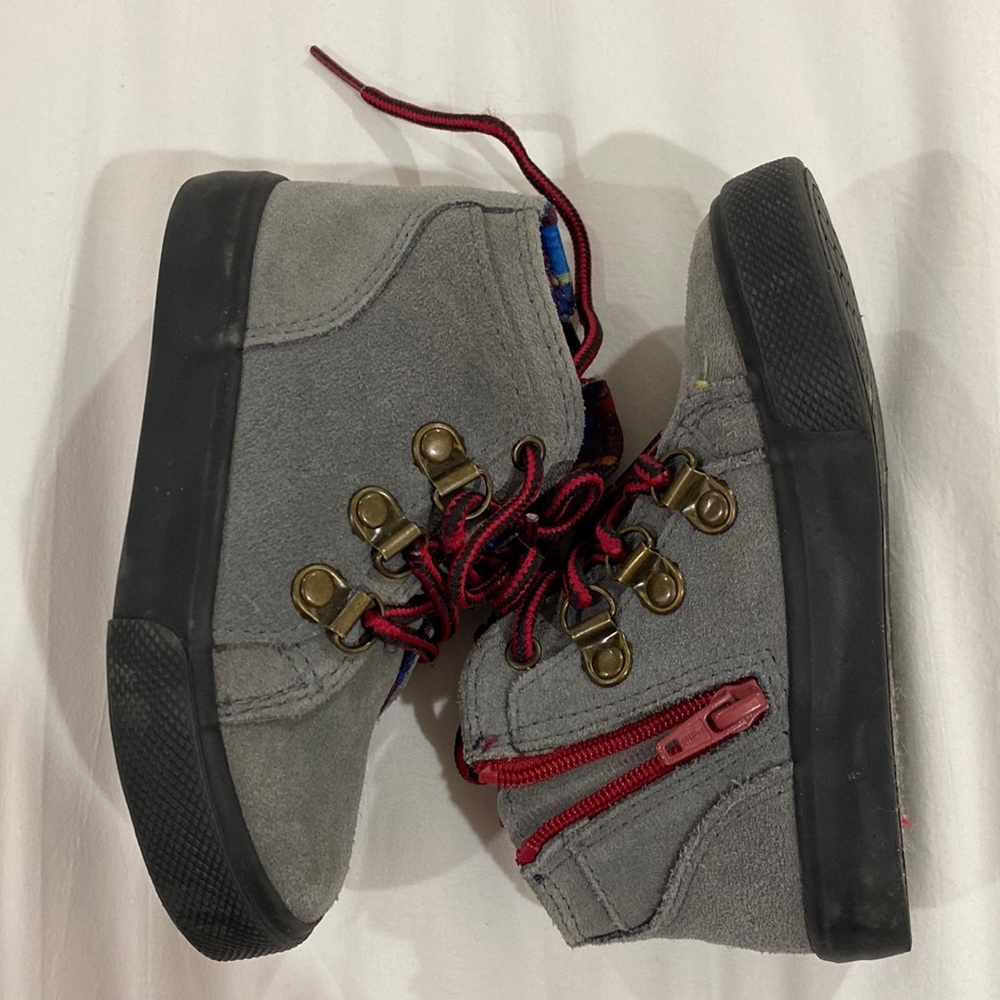 TODDLER BOYS CAT AND JACK SHOES